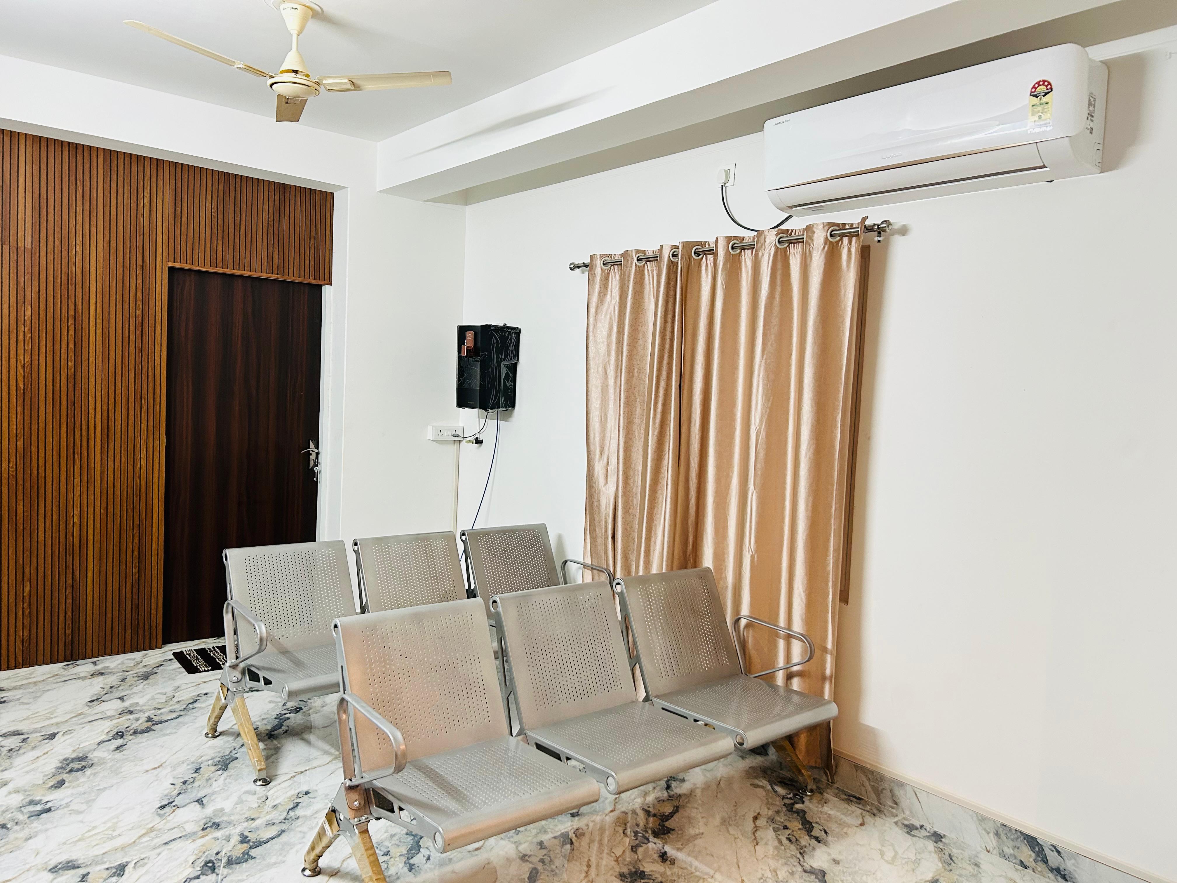 AAYU VARDHA clinic waiting area